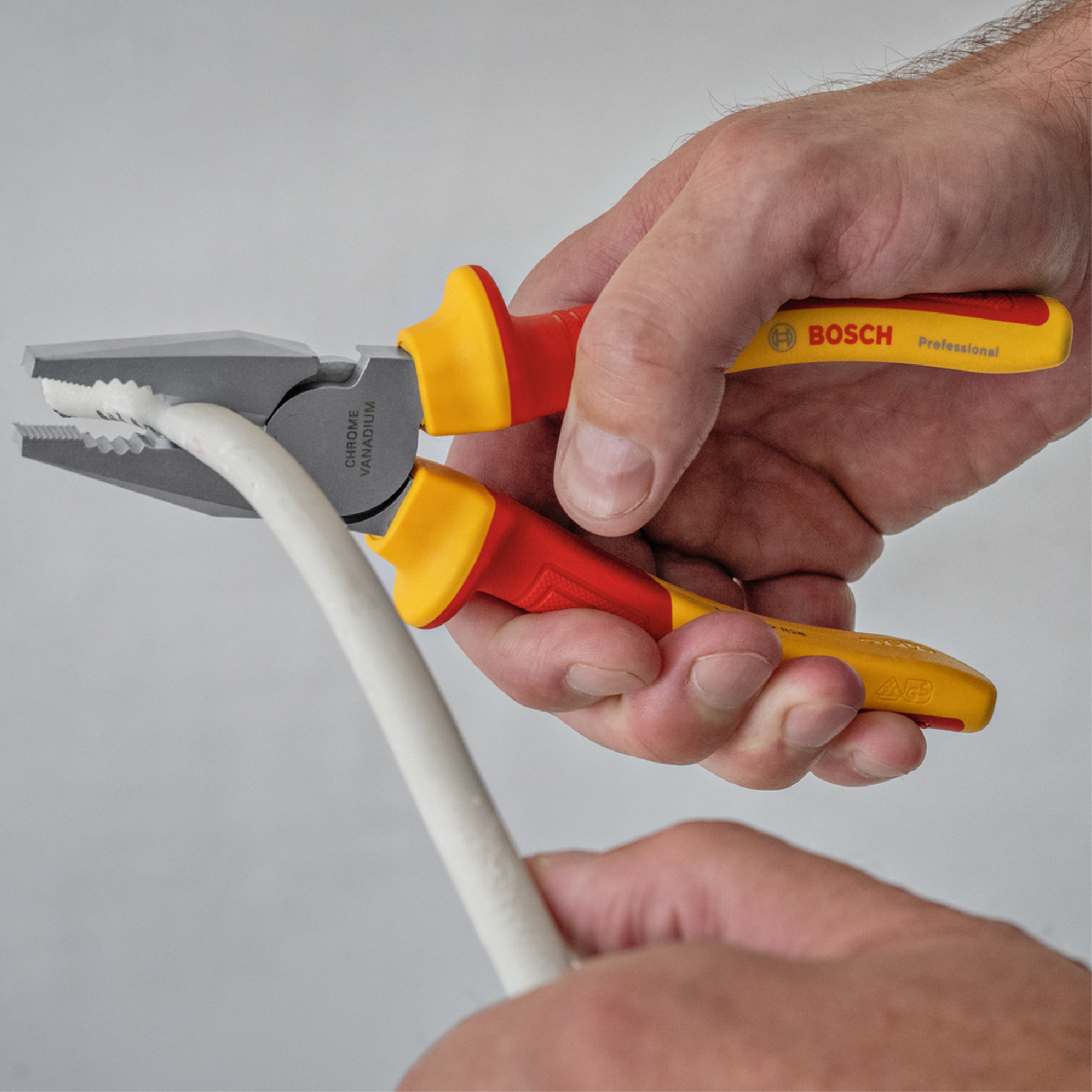 BOSCH Insulated (VDE) Combination Plier 180mm - Image 5