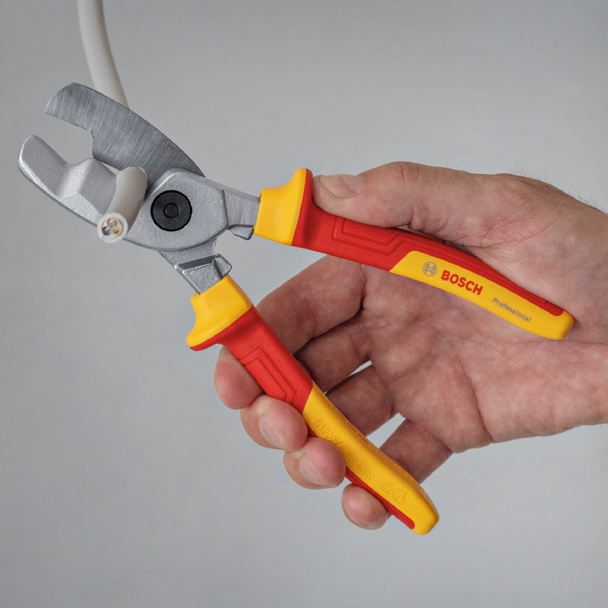 BOSCH Insulated (VDE) Cable Shear 200mm - Image 5
