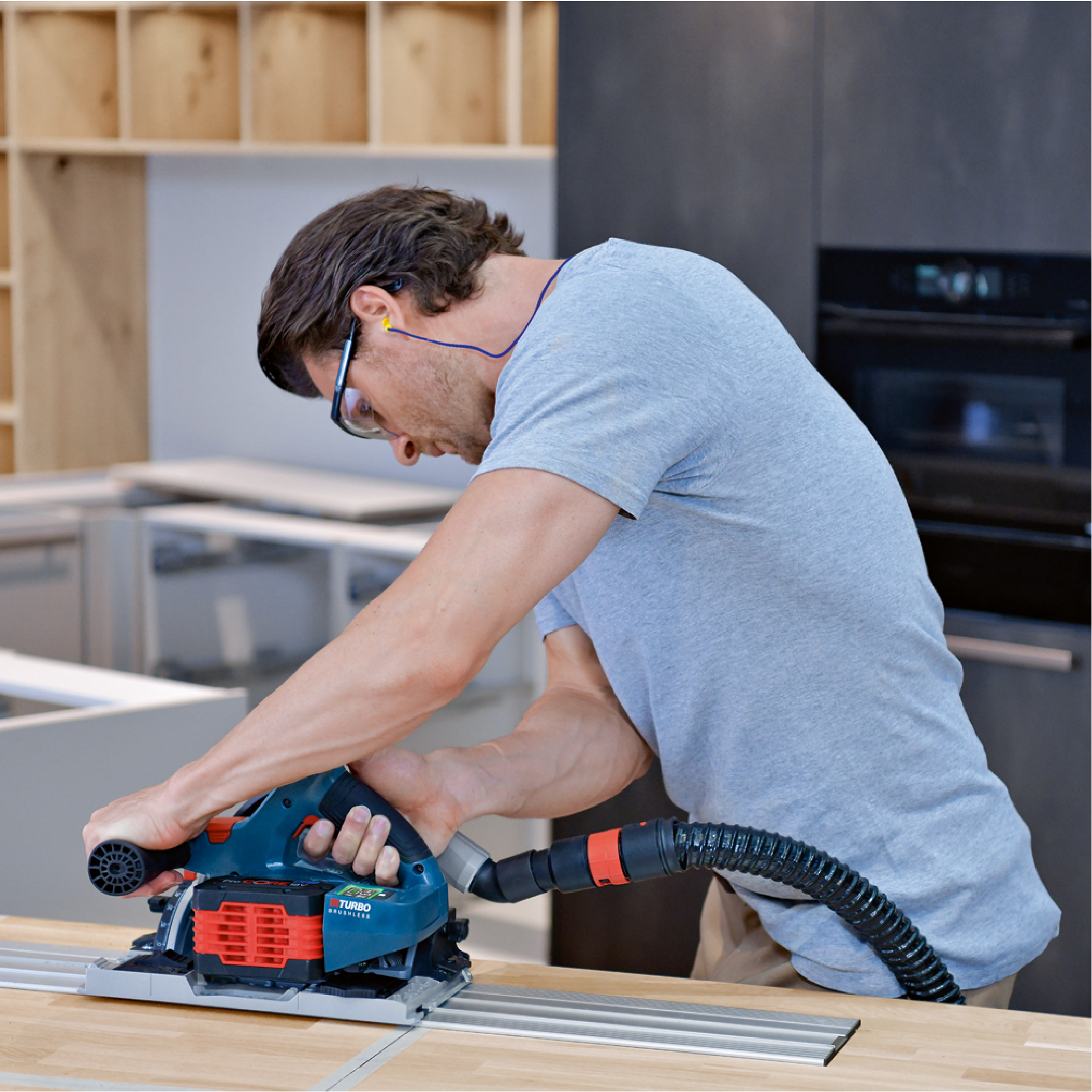 BOSCH GKT 18V-52 GC Cordless Plunge Saw Biturbo (Solo) - 06016B4000 - Image 2